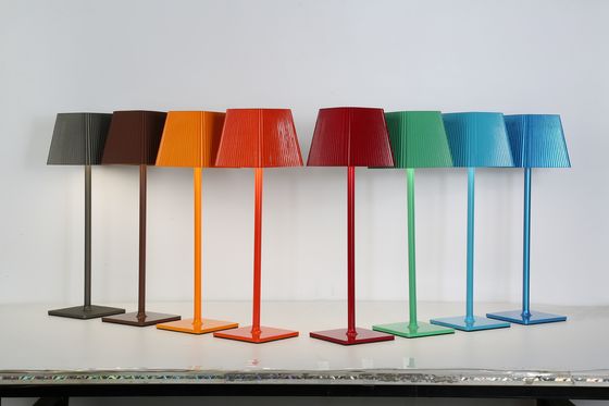 Lampada da scrivania a LED a sensore tattile con luminosità regolabile AC100-240V DC 5V/1A